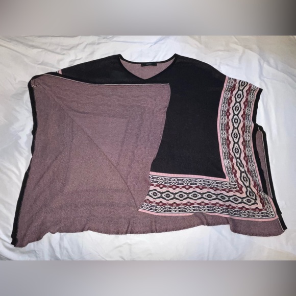 Poncho - Picture 2 of 4
